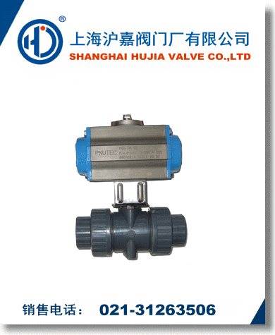 ����������y